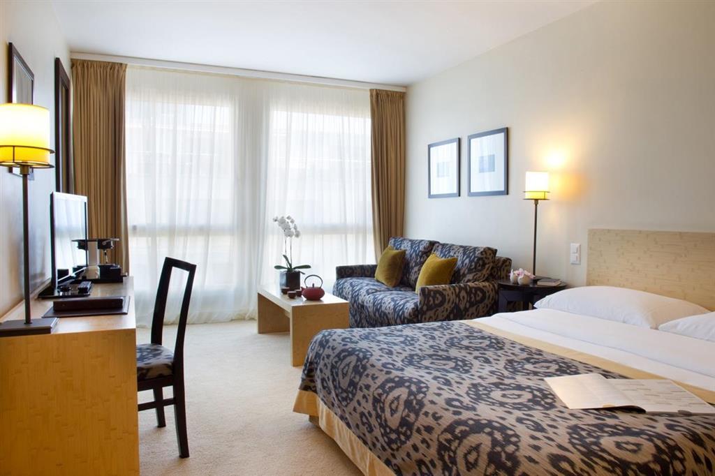 Jade Manotel Geneva Phòng bức ảnh